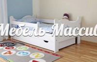 Кровать Звездочет с бортиком из массива дерева